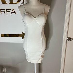 White bodycon dress